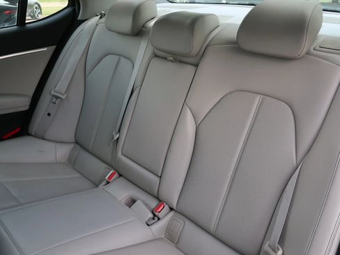 Used 2019 Genesis G70 2.0T Sport RWD image 21