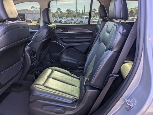 Used 2022 Jeep Grand Cherokee L Limited w/ Trailer Tow Group (B) image 14