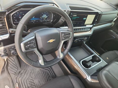 Used 2024 Chevrolet Silverado 2500 LT AWD/4WD image 10