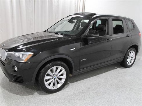 Used 2017 BMW X3 xDrive28i image 3