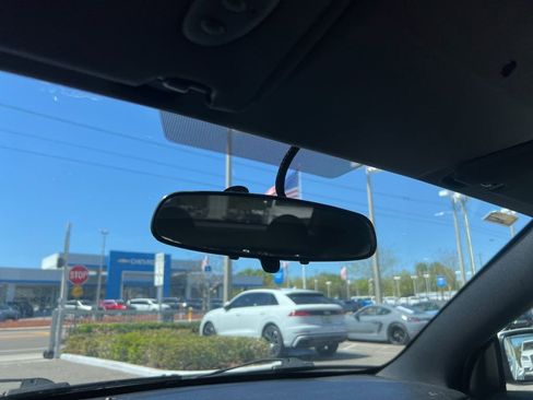 Used 2011 Chrysler 200 Touring image 4