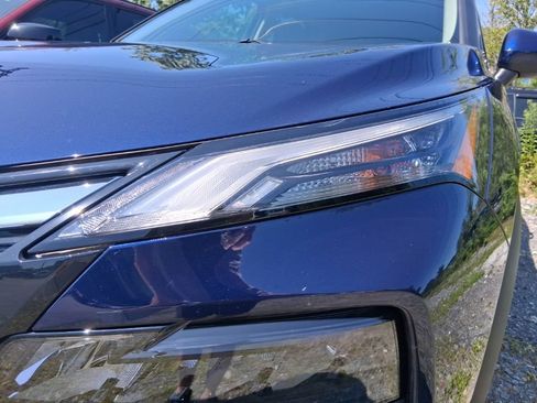 Used 2026 Nissan Rogue SV AWD/4WD image 7