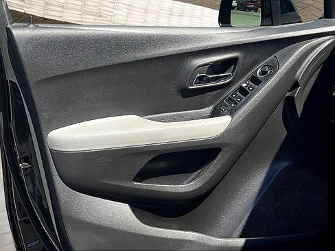 Used 2020 Chevrolet Trax LS w/ Tint and Cruise Package image 17