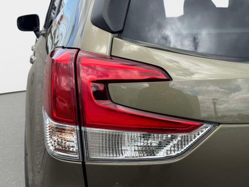 Used 2023 Subaru Forester Limited AWD/4WD image 10