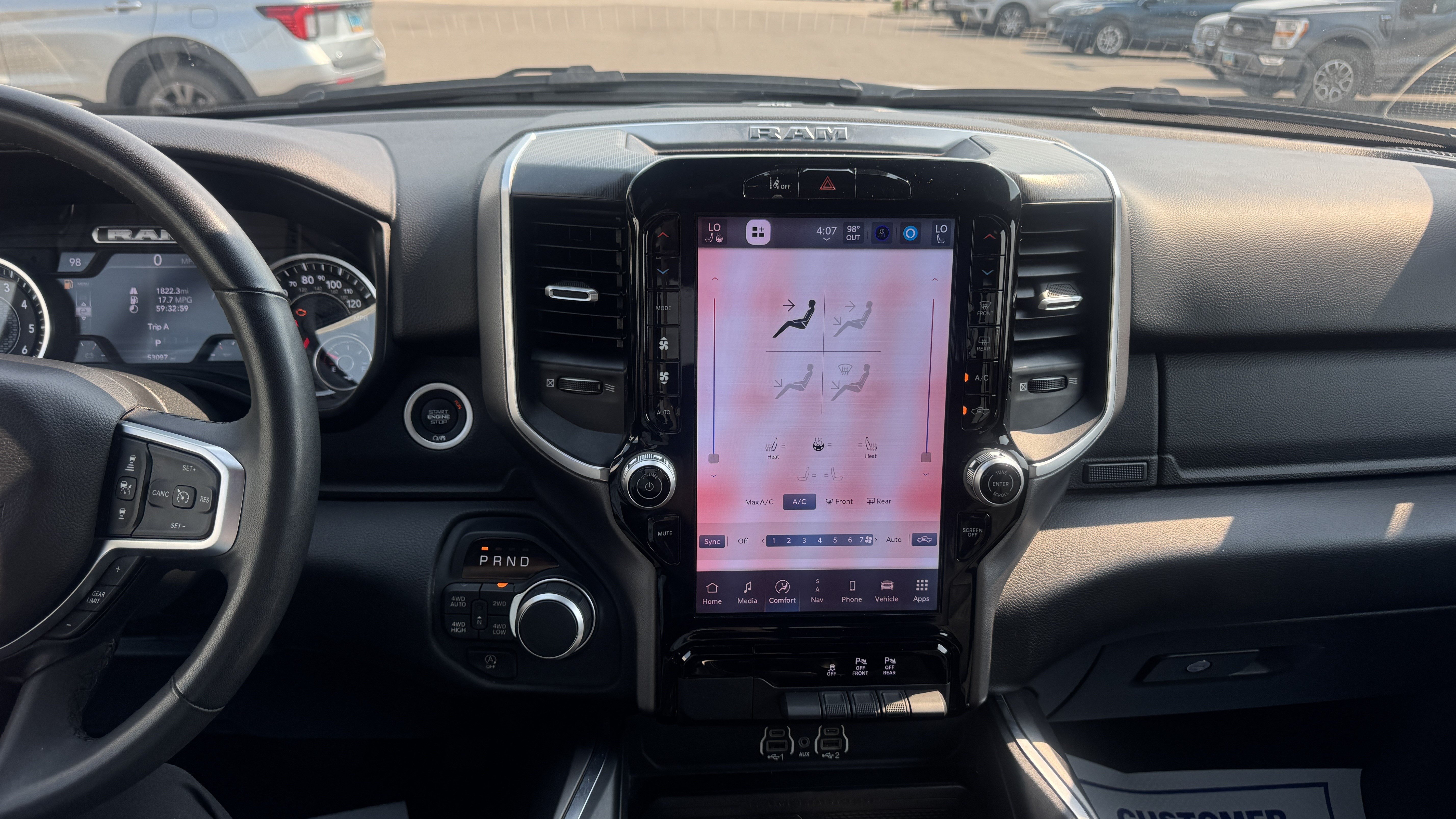 Used 2025 RAM 1500 Big Horn AWD/4WD image 9