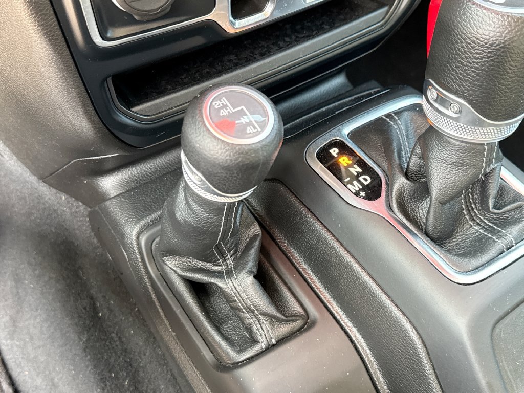 Used 2024 Jeep Wrangler Unlimited Sport AWD/4WD image 27