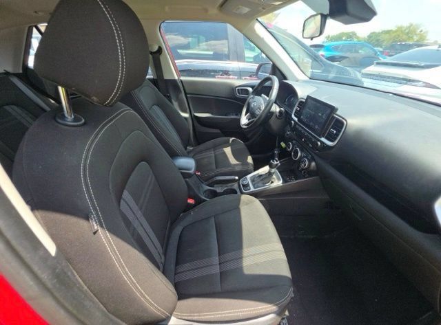 Used 2026 Hyundai Venue SEL FWD image 10