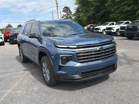 New 2026 Chevrolet Traverse LT AWD/4WD image 3