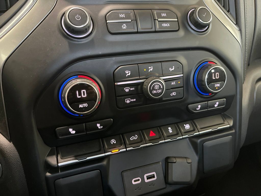 Used 2020 Chevrolet Silverado 1500 LT w/ Convenience Package AWD/4WD image 14