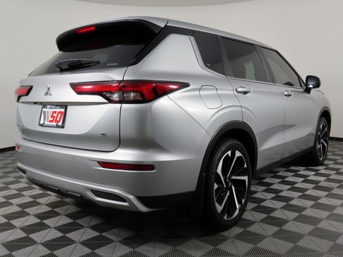 Used 2024 Mitsubishi Outlander SE image 42