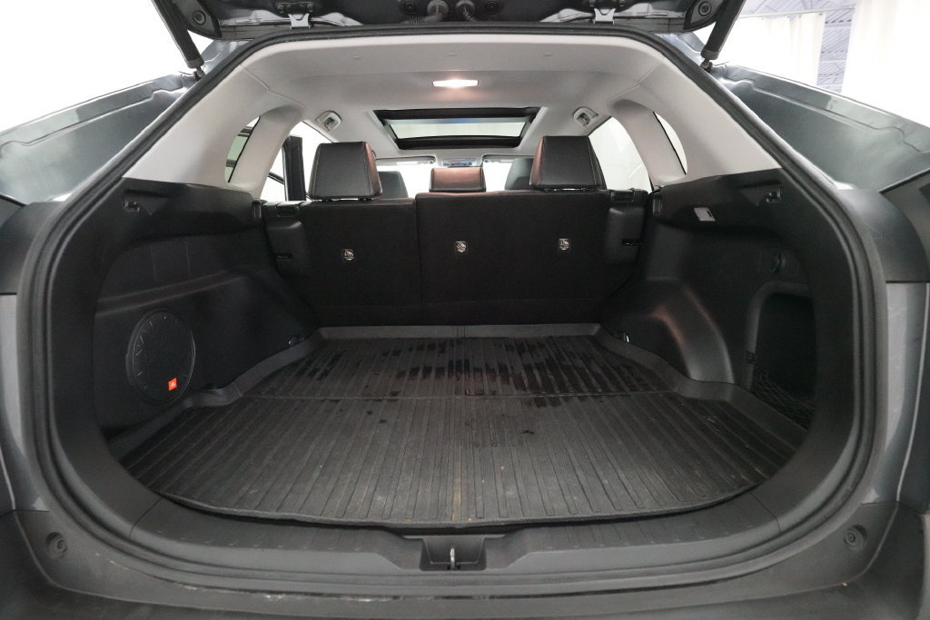 Used 2019 Toyota RAV4 Limited AWD/4WD image 10