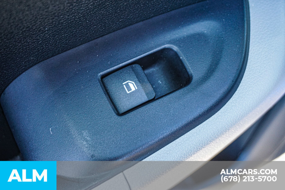 Used 2025 Hyundai Venue SEL FWD image 49