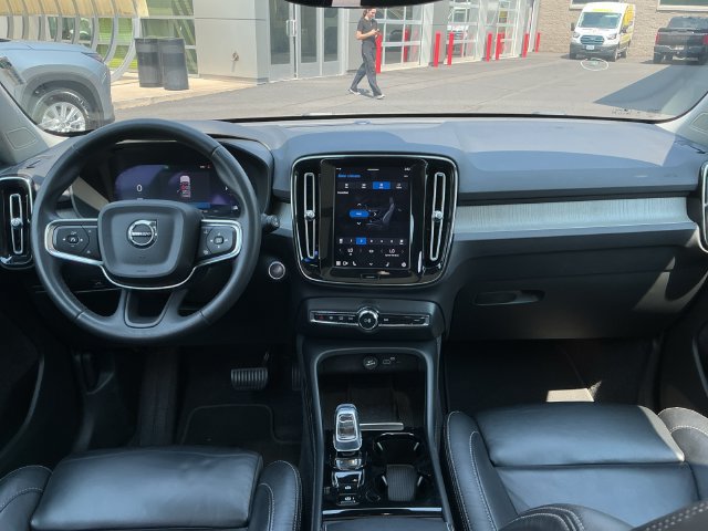 Used 2023 Volvo XC40 B5 Plus AWD/4WD image 21