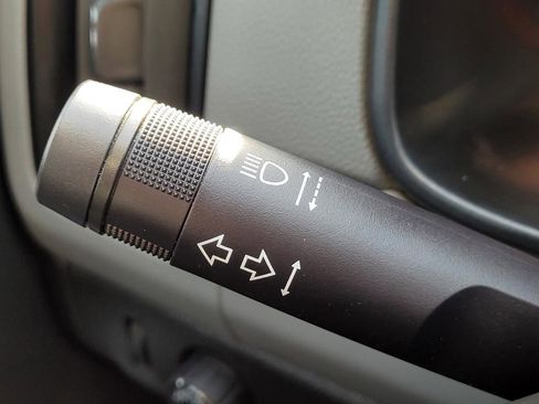 Used 2020 Chevrolet Colorado LT image 30