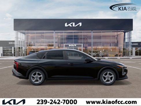 New 2025 Kia K4 LXS image 7