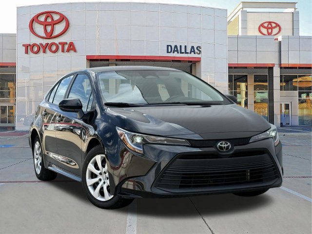 Used 2025 Toyota Corolla LE FWD image 1