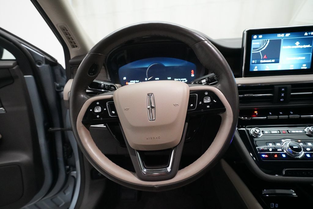Used 2022 Lincoln Corsair Reserve w/ Equipment Group 201A AWD/4WD image 4
