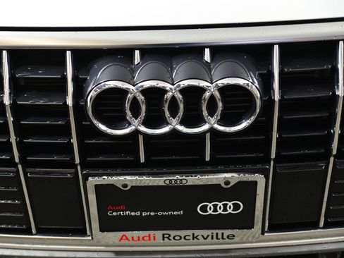 Certified 2025 Audi Q3 2.0T Premium w/ Convenience Package image 17