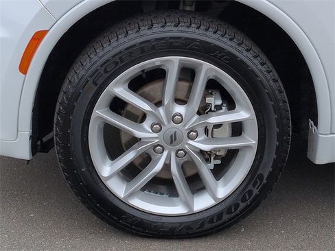 Used 2024 Dodge Durango GT image 17