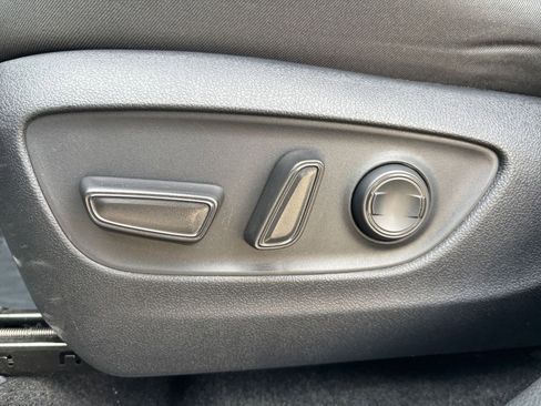 Used 2025 Toyota RAV4 XLE image 23