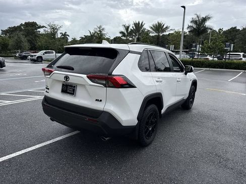 Used 2024 Toyota RAV4 XLE FWD image 3
