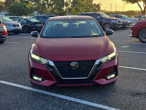 Used 2022 Nissan Sentra SR FWD image 2