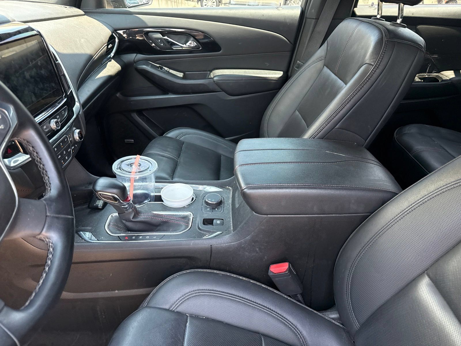 Used 2023 Chevrolet Traverse RS FWD image 17
