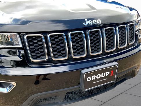 Used 2018 Jeep Grand Cherokee Laredo RWD image 30
