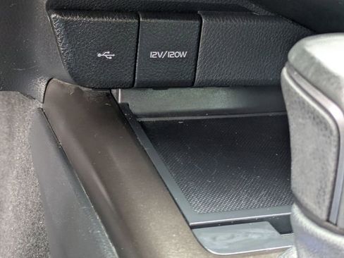 Used 2024 Toyota Camry SE image 17