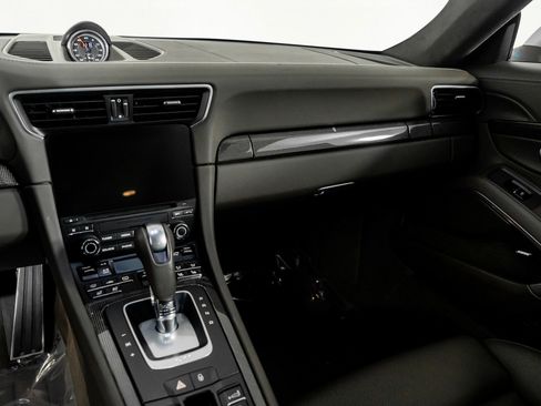 Used 2017 Porsche 911 Turbo S image 31