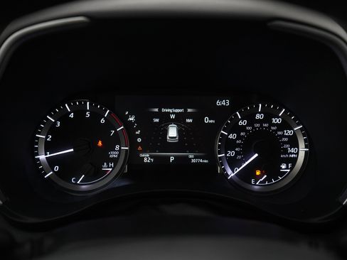 Used 2023 Toyota Highlander XLE AWD/4WD image 25