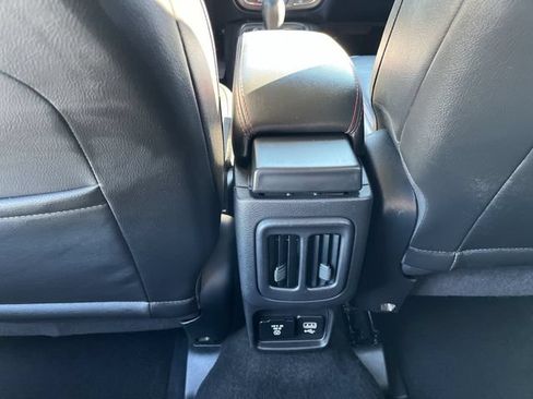 Used 2018 Jeep Compass Trailhawk w/ Cold Weather Group AWD/4WD image 22