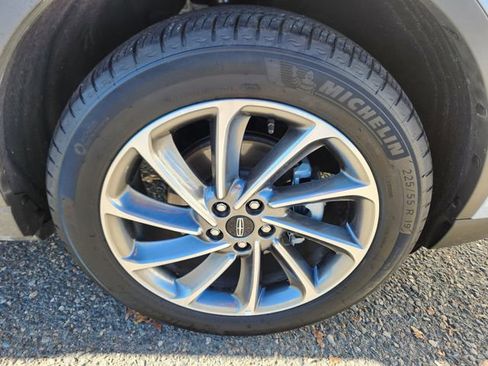 New 2025 Lincoln Corsair AWD w/ Equipment Group 101A image 18