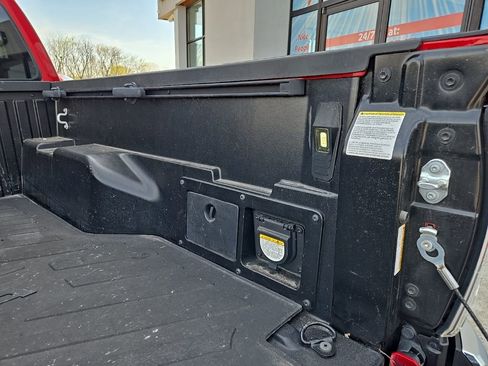 Used 2022 Toyota Tacoma TRD Sport AWD/4WD image 28