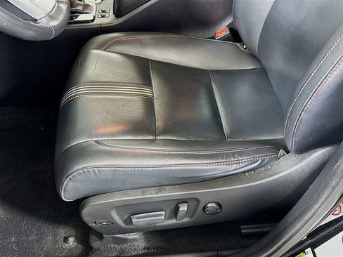 Used 2019 Toyota Highlander SE image 19