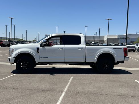 Used 2022 Ford F250 Platinum w/ Tremor Off-Road Package AWD/4WD image 2