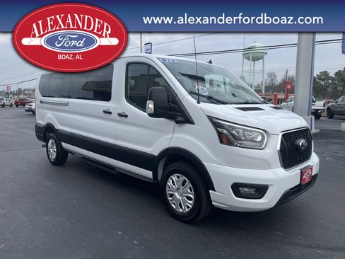 Used 2023 Ford Transit 350 XLT image 3