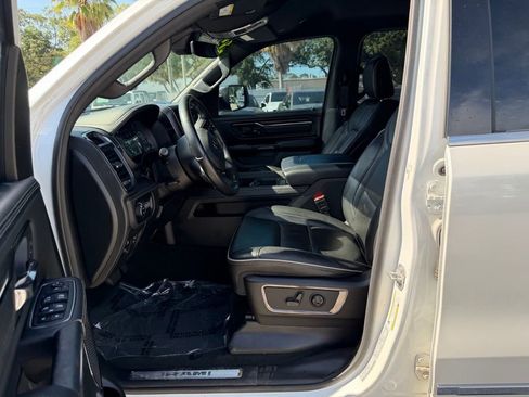 Used 2022 RAM 1500 Limited w/ Body Color Bumper Group AWD/4WD image 18