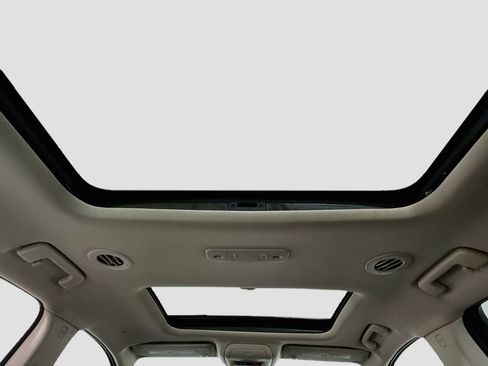 Used 2023 GMC Acadia Denali w/ Denali Ultimate Package FWD image 23
