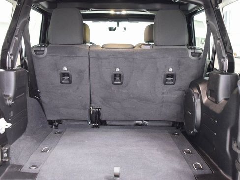 Used 2021 Jeep Wrangler Unlimited Sahara image 18