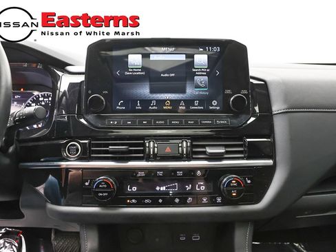 Used 2024 Nissan Pathfinder SL AWD/4WD image 12
