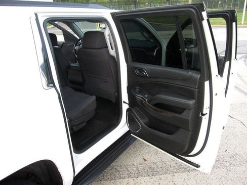 Used 2018 Chevrolet Suburban LS AWD/4WD image 25