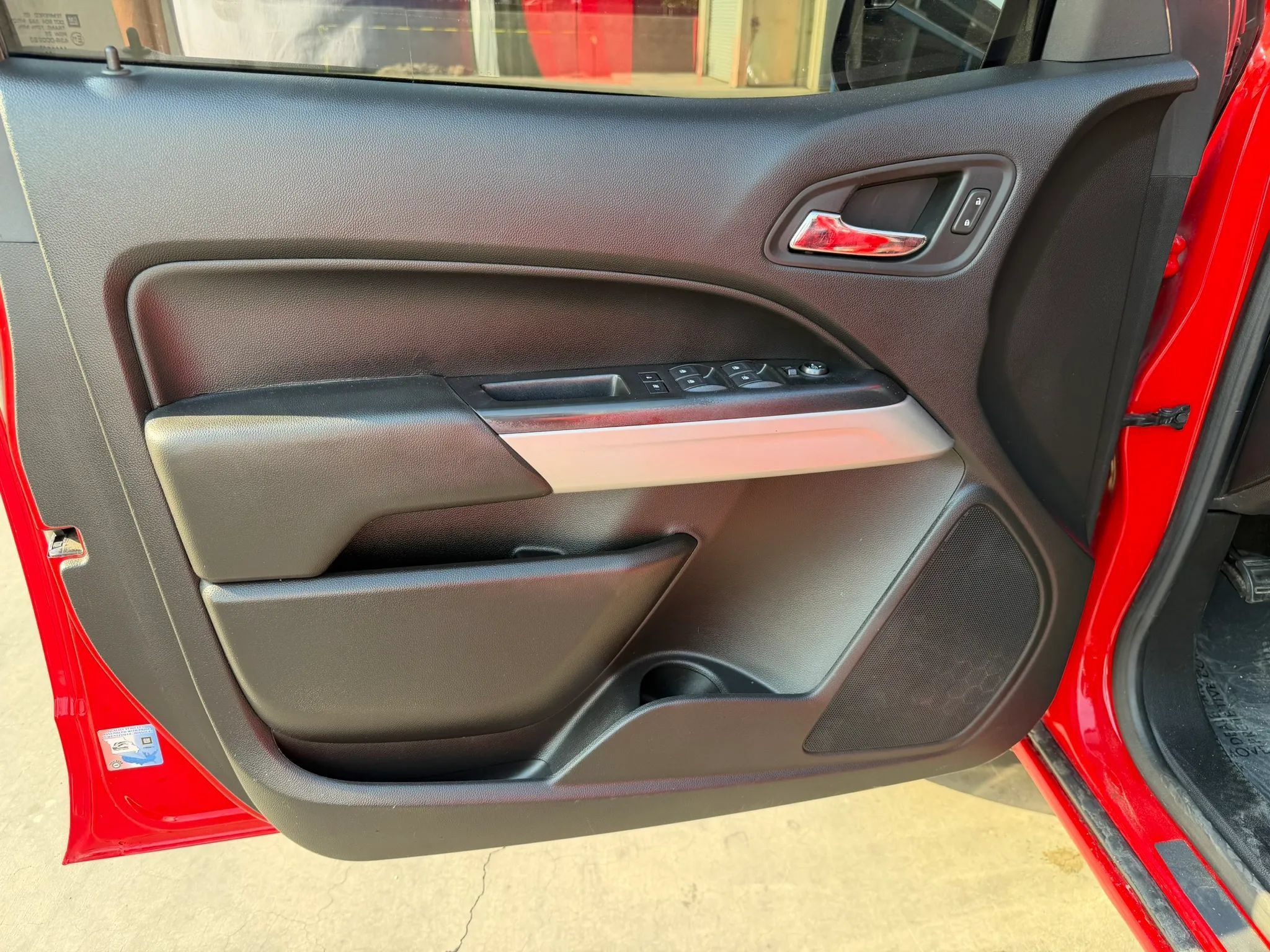 Used 2017 Chevrolet Colorado LT RWD image 12