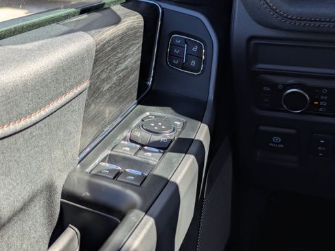 New 2025 Ford F150 Lightning Lariat image 26