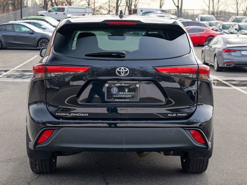 Used 2023 Toyota Highlander XLE AWD/4WD image 6