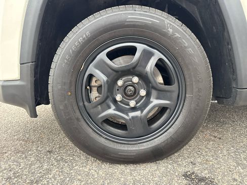 Used 2020 Jeep Compass Sport image 30