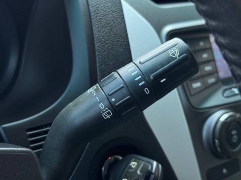 Used 2014 Ford Explorer XLT FWD image 33
