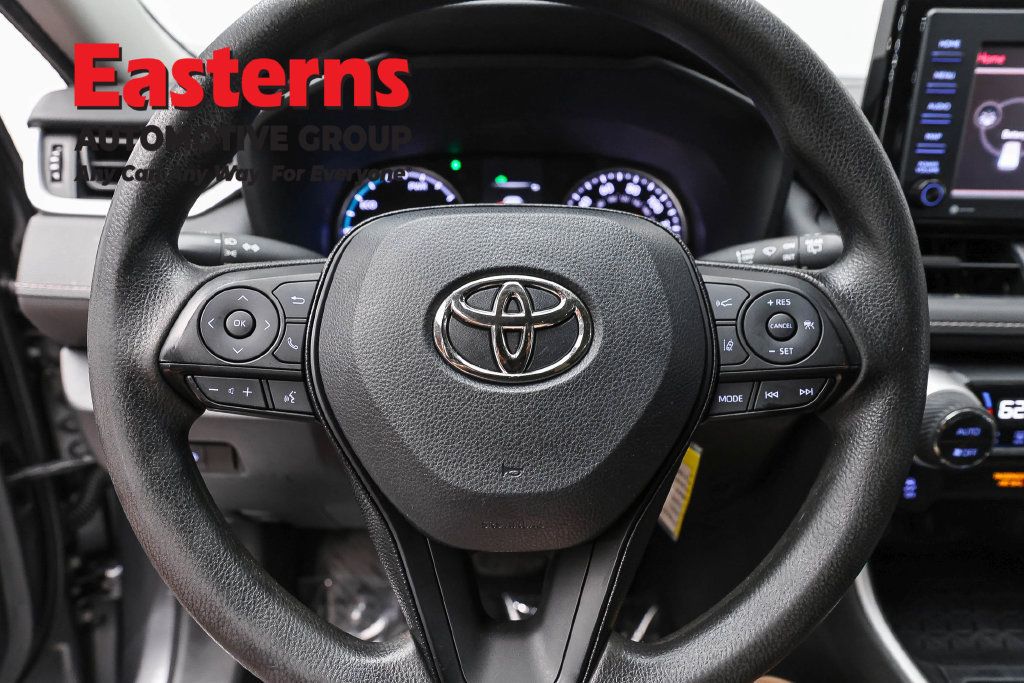 Used 2021 Toyota RAV4 LE w/ Carpet Mat Package (TMS) AWD/4WD image 12