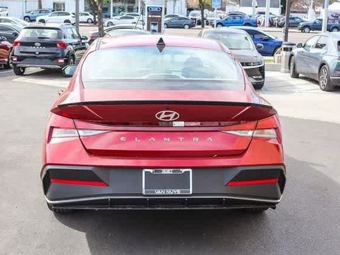 Certified 2025 Hyundai Elantra Sport FWD image 6