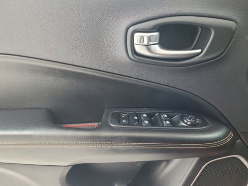Used 2018 Jeep Compass Limited w/ Navigation Group AWD/4WD image 27